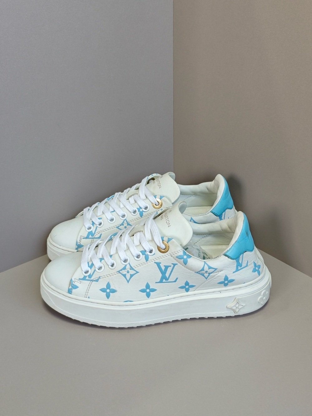 Louis Vuitton White & Light Blue Monogram Low-Top Sneakers
